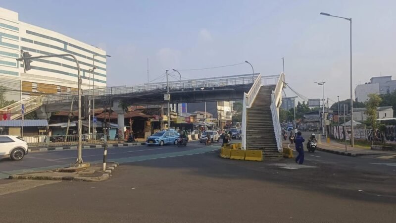 POTRET - kondisi JPO Cawang yang menjadi sorotan. Gubernur DKI Jakarta, Pramono Anung diminta evaluasi Kepala Dinas Bina Marga. (Foto: Istimewa).