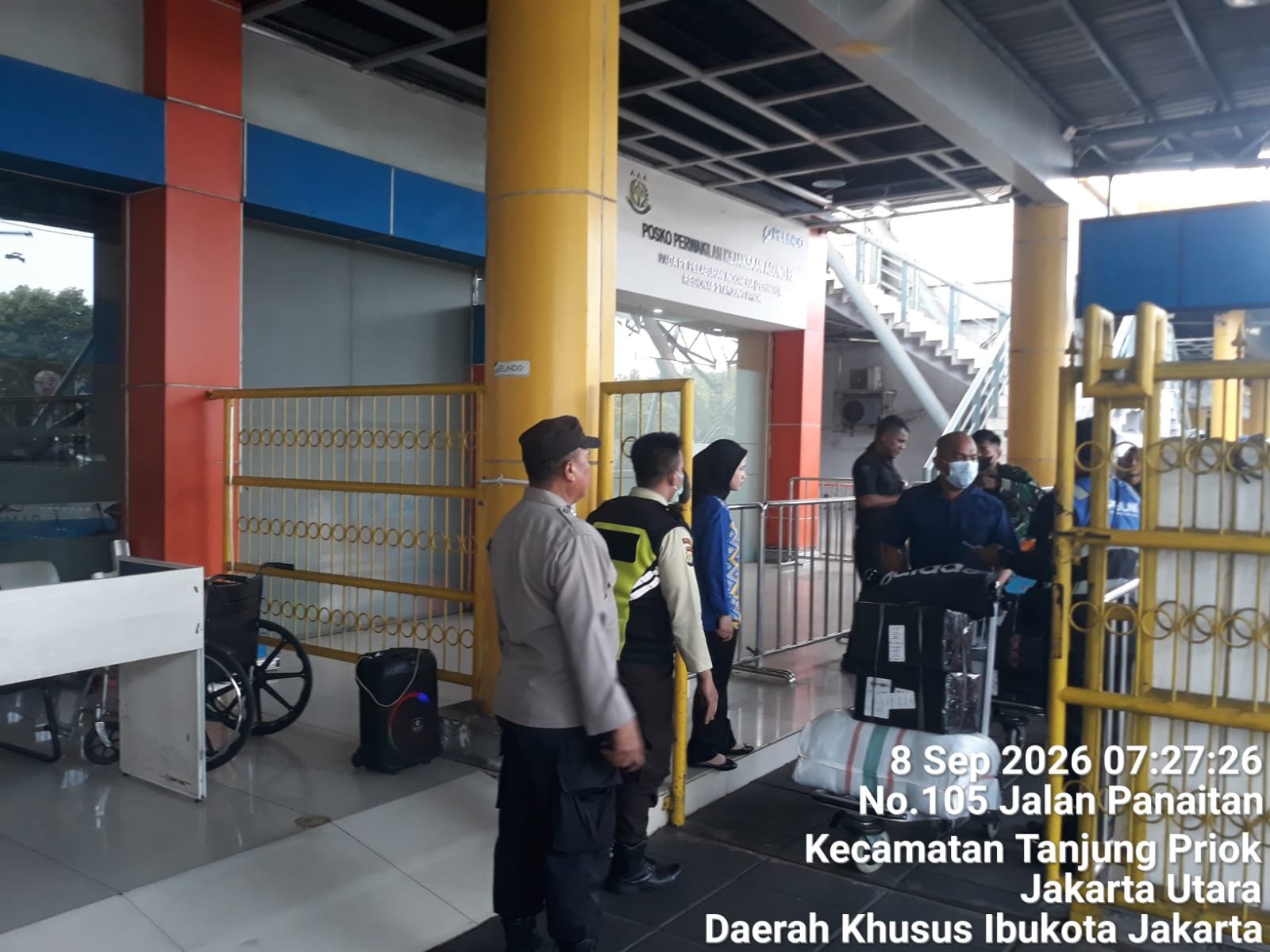 Pengamanan Embarkasi KM Gunung Dempo Tujuan Surabaya Berlangsung Aman dan Lancar, Polisi Pastikan Penumpang Tertib dan Aman