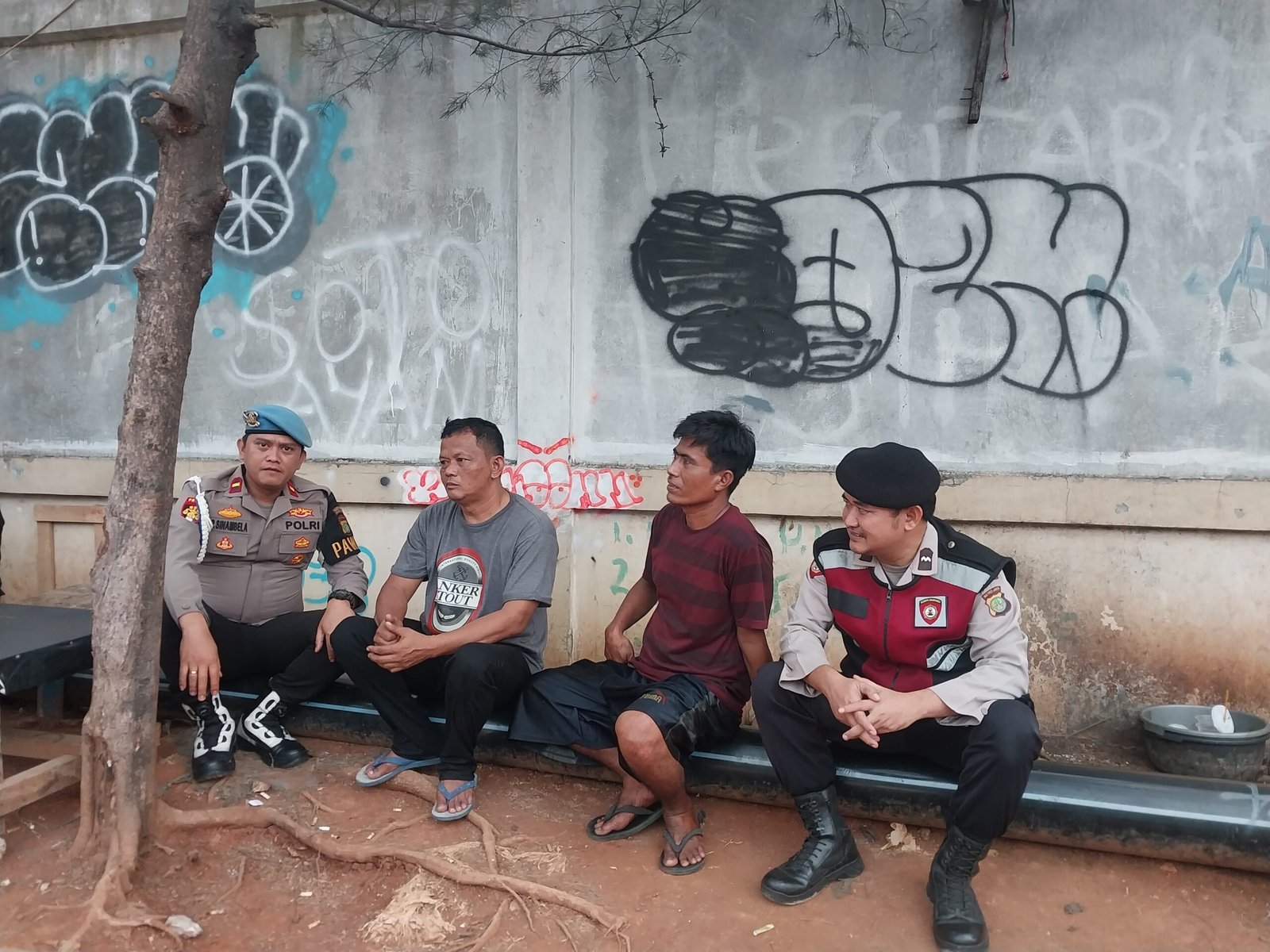 Polsek Kawasan Muara Baru Gelar “Jaga Jakarta On The Spot”, Ajak Buruh Jaga Kamtibmas dan Waspadai Debu Vulkanik
