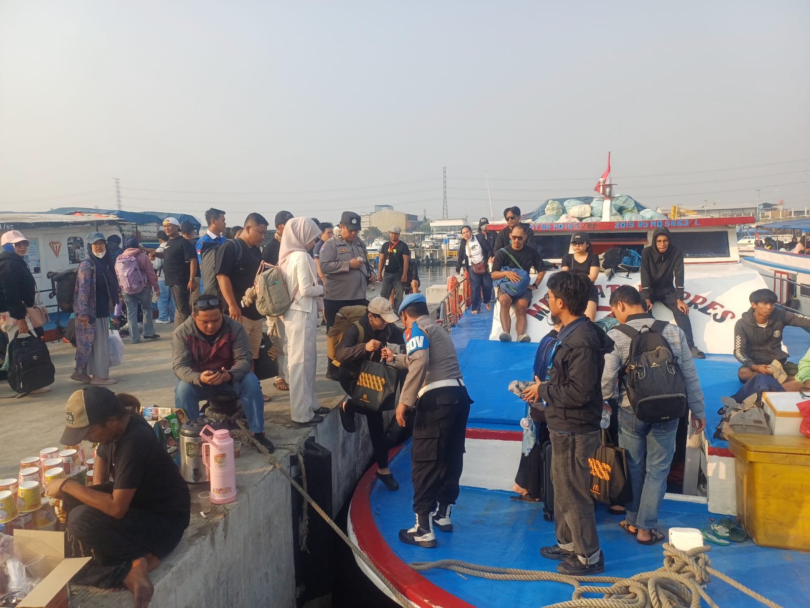 Polsek Kawasan Sunda Kelapa Perketat Pengamanan Wisatawan di Dermaga Kali Adem Muara Angke