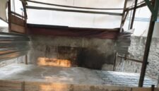 POTRET - pembangunan inrit Kali Gendong dan Rumah 3 Lantai di Jatipulo disorot, warga pertanyakan pengawasan Pemkot Jakbar. (Foto: Istimewa).