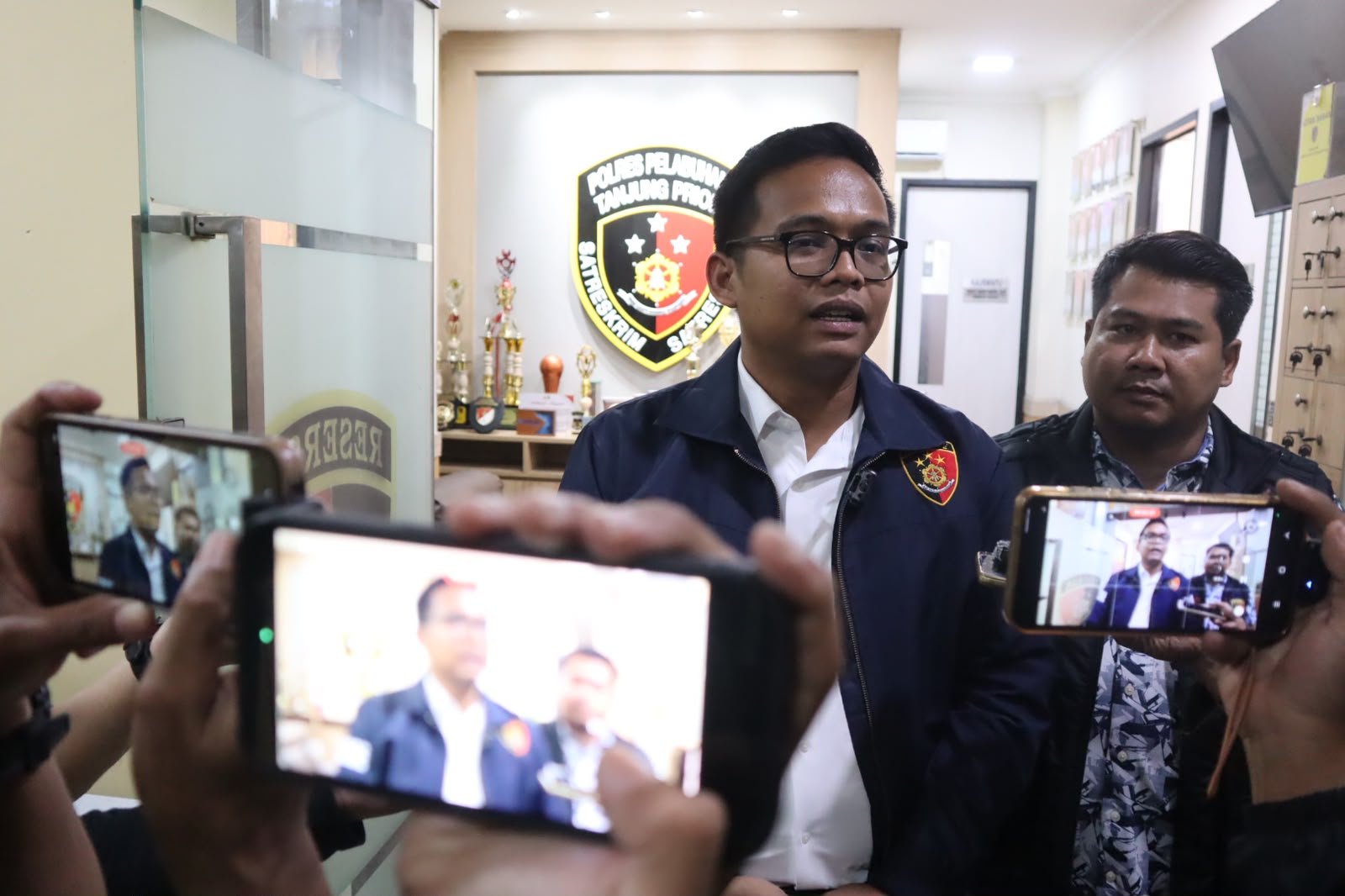Polisi Tangkap Mekanik Spesialis Pencurian 12 Electronic Control Unit (ECU) di Tanjung Priok   