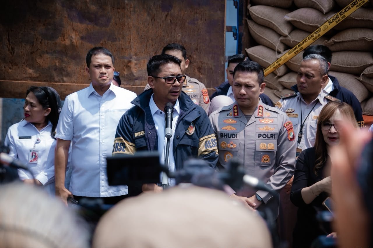 Polda Metro Jaya Ungkap Impor Ilegal 49,85 Ton Kacang Tanah