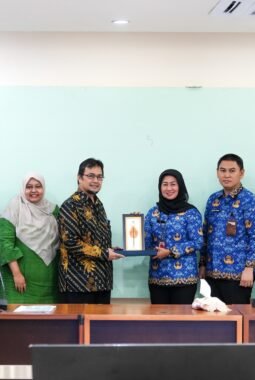 UMB Jadi Kampus Pertama Percontohan Pemilahan dan Pengolahan Sampah di Jakarta Barat