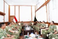 Pangkogabwilhan II Marsekal Madya TNI Muzafar, S.Sos., M.M., bersama Pejabat Utama Kogabwilhan II melaksanakan kunjungan kerja ke Markas Kodam VI/Mulawarman