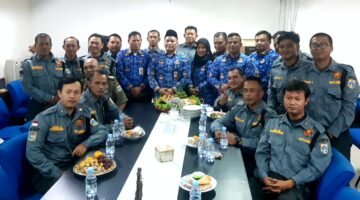 POTRET - latihan 14 hari berbuah predikat Juara 1, Satpol PP Jakarta Utara mengungkapkan rasa syukur atas prestasi Satlinmas Jakut usai menyabet gelar PBB tingkat DKI dengan tasyakuran. (Foto: Istimewa).