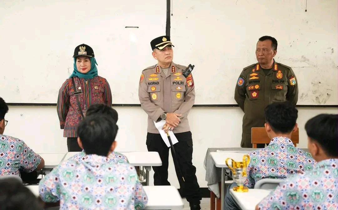 Walikota Jakbar Dan Kapolres Kunjungi SMK YMIK dan SMKN 53 Dorong Siswa Kembangkan Potensi. Dan Berprestasi.