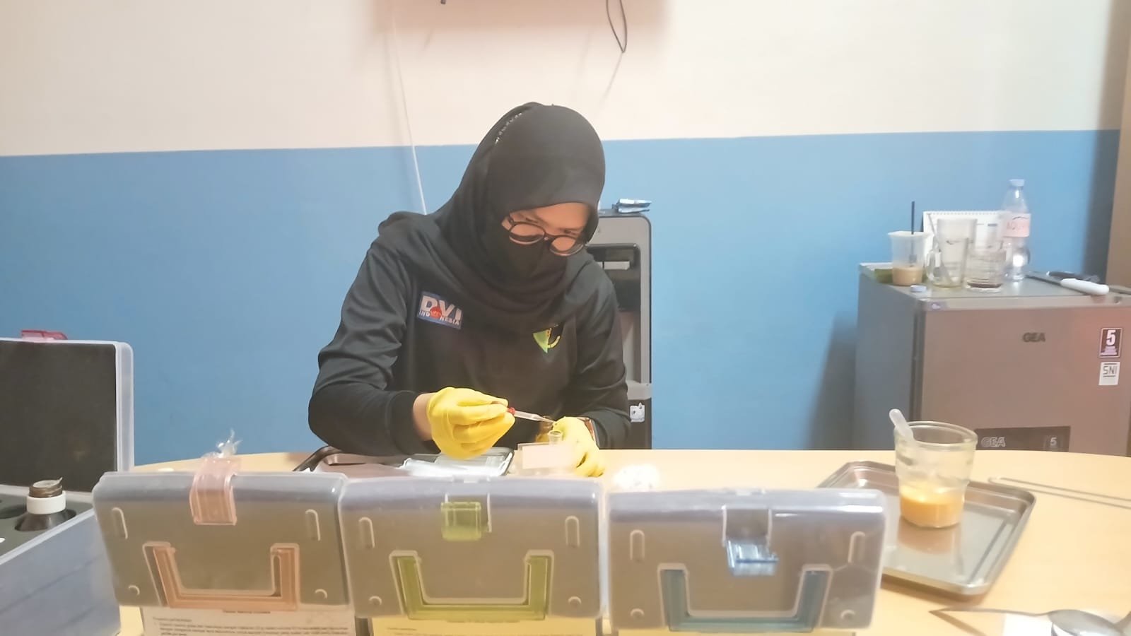 Food Safety MBG Polri di SPPG Rawa Badak Utara Pastikan Makanan Layak Konsumsi