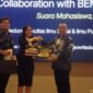POTRET - Penanggung jawab Owrite Goes to Campus, Sayid Iskandarsyah (kanan) mengajak mahasiswa untuk kritis dan berkarya lewat Jurnalistik. (Foto: Dok.Owrire.id/Ist).