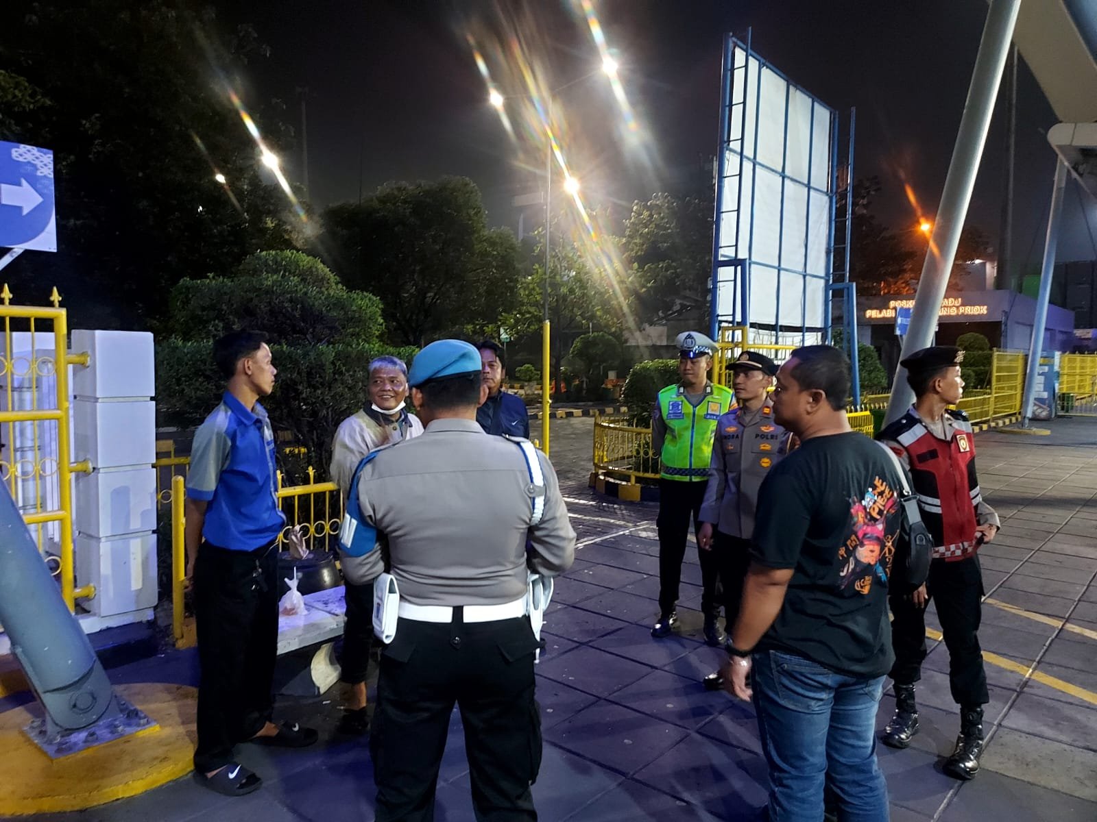 Patroli Cipta Kondisi Polres Pelabuhan Tanjung Priok Sasar Jalur Pelabuhan, Imbau Pengemudi Trailer dan Penumpang Kapal