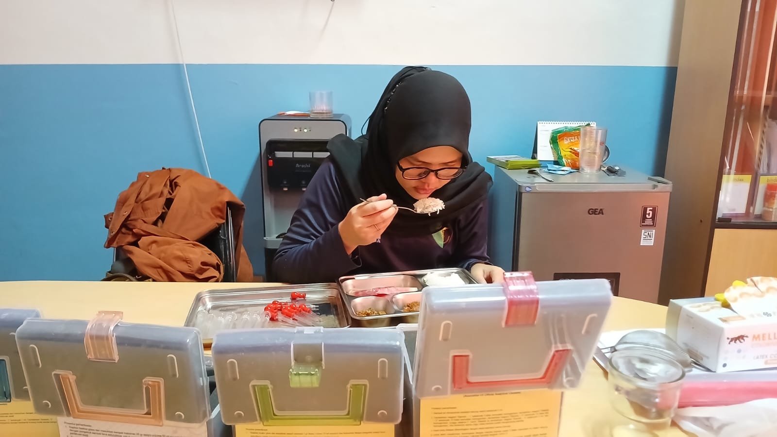 Food Safety MBG Polri di SPPG Rawa Badak Utara Pastikan Makanan Layak Konsumsi