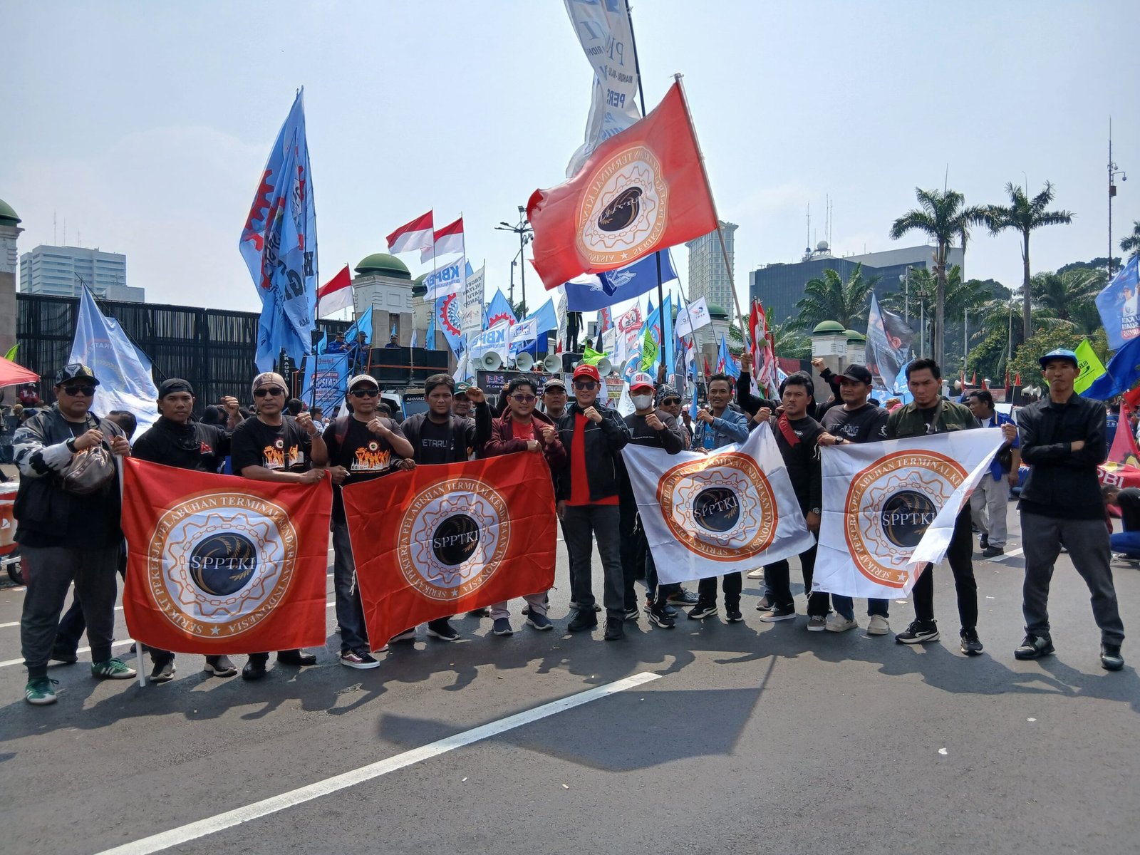 SPPTKI Ikut Aksi di DPR RI, Desak Perlindungan dan Kepastian Kerja bagi Buruh