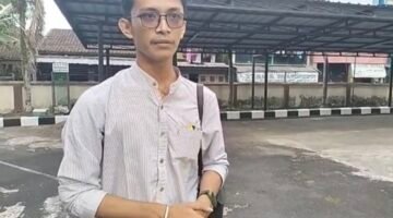 Foto: Usep Rinaldi, Ketua Umum Lembaga Bantuan Hukum Pendekar Kawah Galunggung Indonesia (LBH PKGI) saat memberikan pernyataannya kepada wartawan, Jumat (4/9/2026). (Ade RH - Suararealitas). 