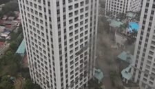 POTRET - kebakaran melanda lantai 5 Apartemen Pavilion. (Foto: Tangkapan Layar/Ist).