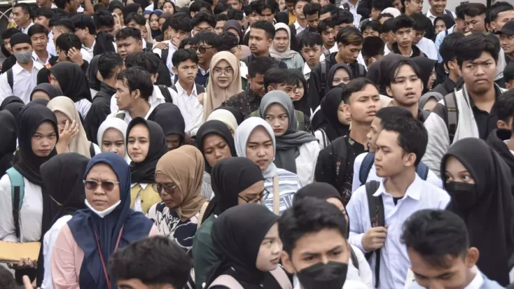 Investasi Capai Rp 1.010,6 Triliun, Pemerintah Ditantang Ciptakan Pekerjaan Layak