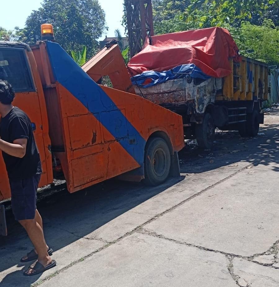 Warga Mekarsari Komplain Sampah Jarang Diangkut, Dampak Truk Sampah DLHK Kota Tangerang Terbakar Sejak Mei