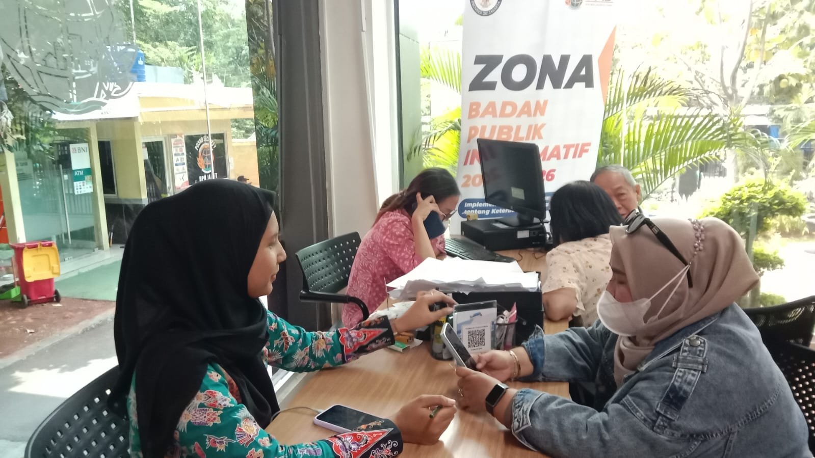 Pelayanan Loket ATR/BPN Jakarta Utara Berikan Arahan dan Informasi kepada Pemohon