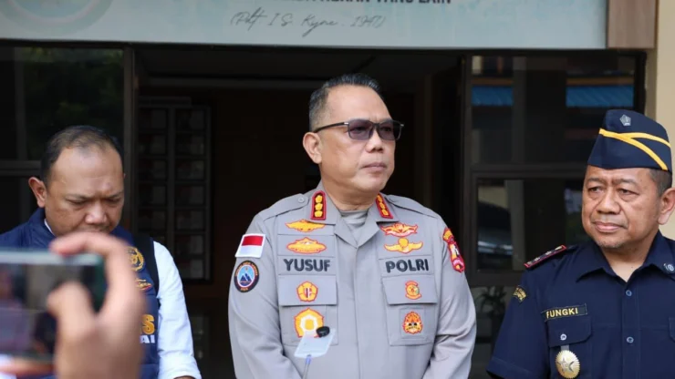 Sinergitas Beacukai Dan Satgas Kepolisian Operasi Damai Cartenz Dalam Upaya Menggagalkan Penyelundupan Amunisi di Perairan Jayapura