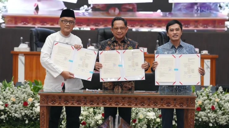 Mendagri Tito Teken SEB, Dukung Digitalisasi Layanan Jemaah Haji Berbasis Data Kependudukan