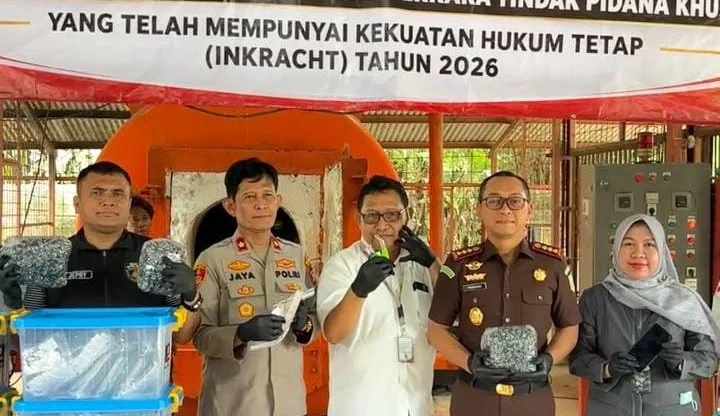 Kejari Kota Tangerang Musnahkan BB 210 Perkara, Pidum Dan Pidsus