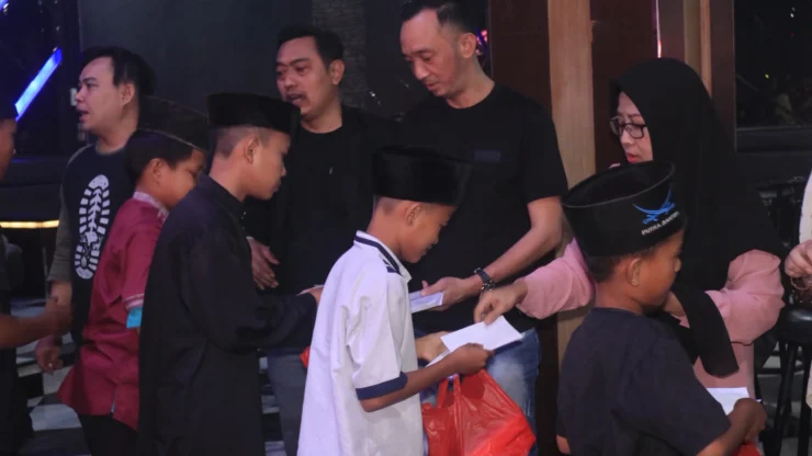 Rayakan HUT ke-9, Trenz Executive Club Gelar Santunan Yatim Piatu