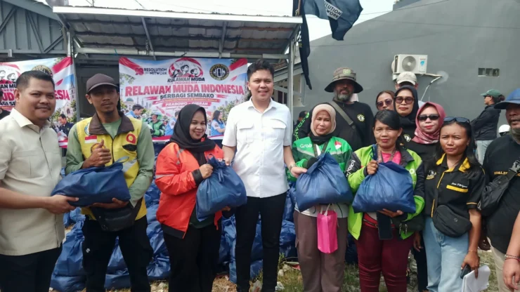 David Herson Bersama Relawan Muda Indonesia Salurkan Bantuan 1000 Paket Sembako