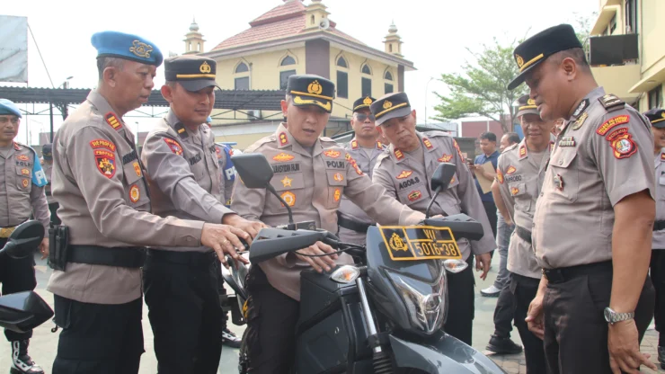 Kapolres Pelabuhan Tanjung Priok Pimpin Pengecekan Kendaraan Dinas, Pastikan Kesiapsiagaan Personel dalam Siaga 1, Pelayanan & Pengamanan Aksi Penyampaian Pendapat