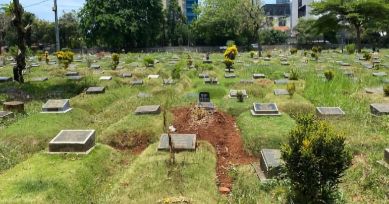 Krisis lahan makam Jakarta, 69 dari 80 TPU penuh dan hanya melayani sistem makam tumpang. DPRD DKI mendesak Pemprov DKI mengalokasikan anggaran pengadaan lahan pemakaman baru dalam RAPBD 2027.