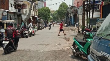 Sekcam Pademangan Ginanjar Turun Langsung Pastikan Proyek di Wilayahnya Sesuai Spek dan RAB