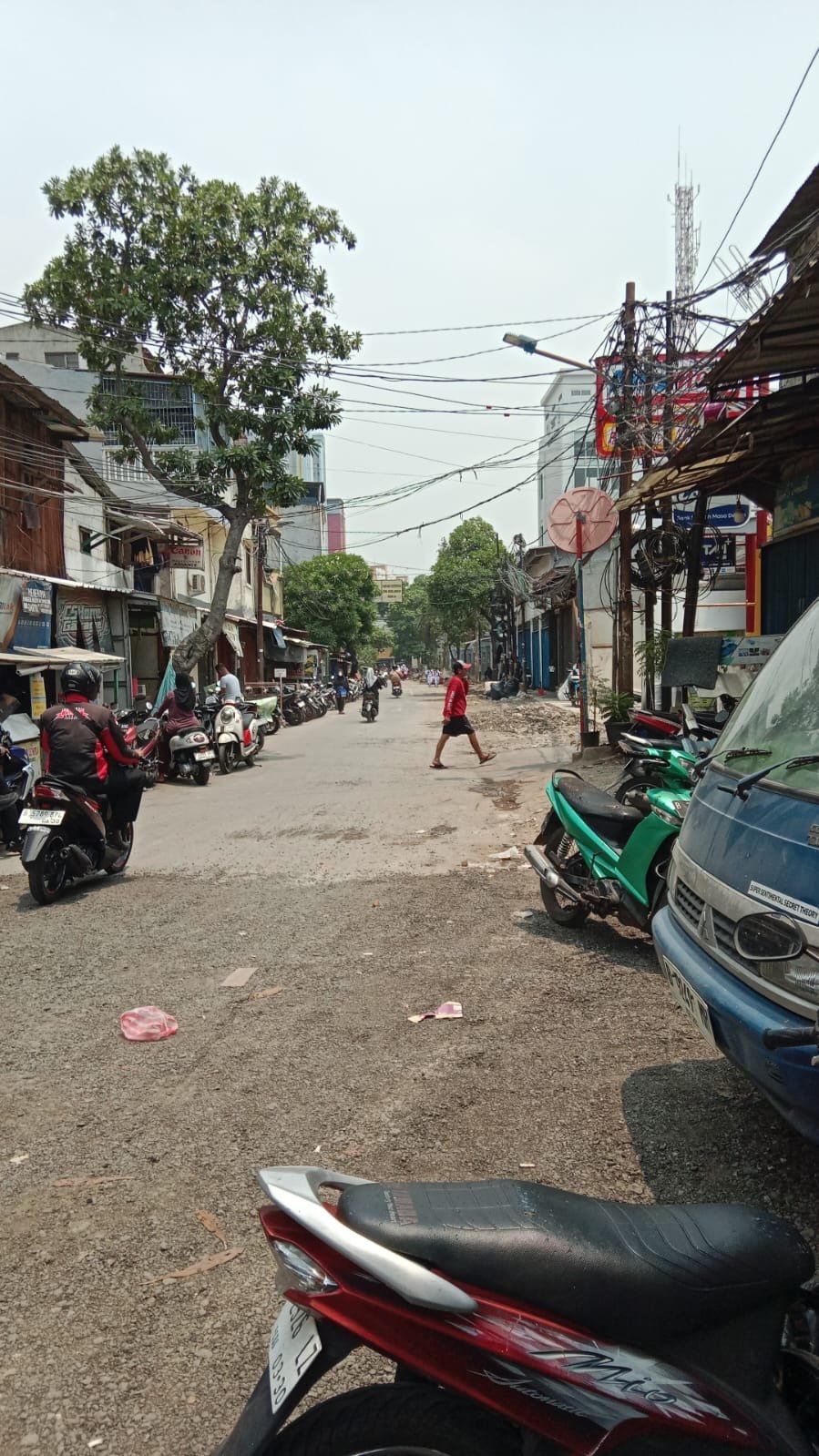 Sekcam Pademangan Ginanjar Turun Langsung Pastikan Proyek di Wilayahnya Sesuai Spek dan RAB